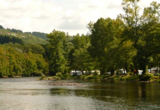 Camping aan rivier