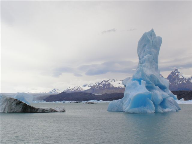 Bizarre ijsschots vormen, Patagonie