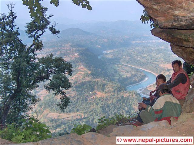 Uitzicht vanuit de grootste grot van Nepal