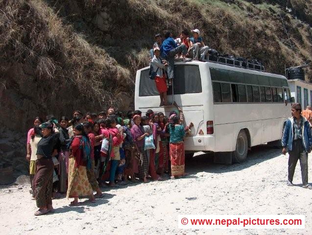 Nepali porters at the China Nepal border
