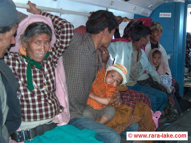 vliegen van Talcha naar Surkhet