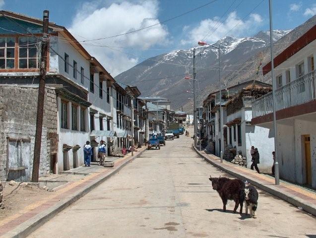 Street Nyalam Tibet
