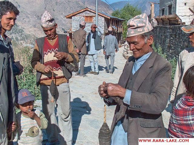 two men spinning, gam ghadi